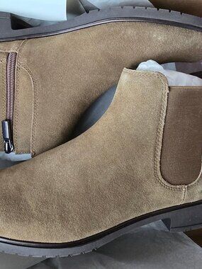 Munro Suede Bootie Water Resistant Upper. Women's size 10 NWT